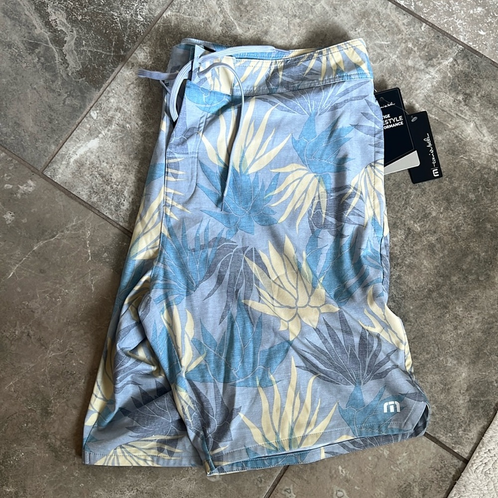 TM boardshorts